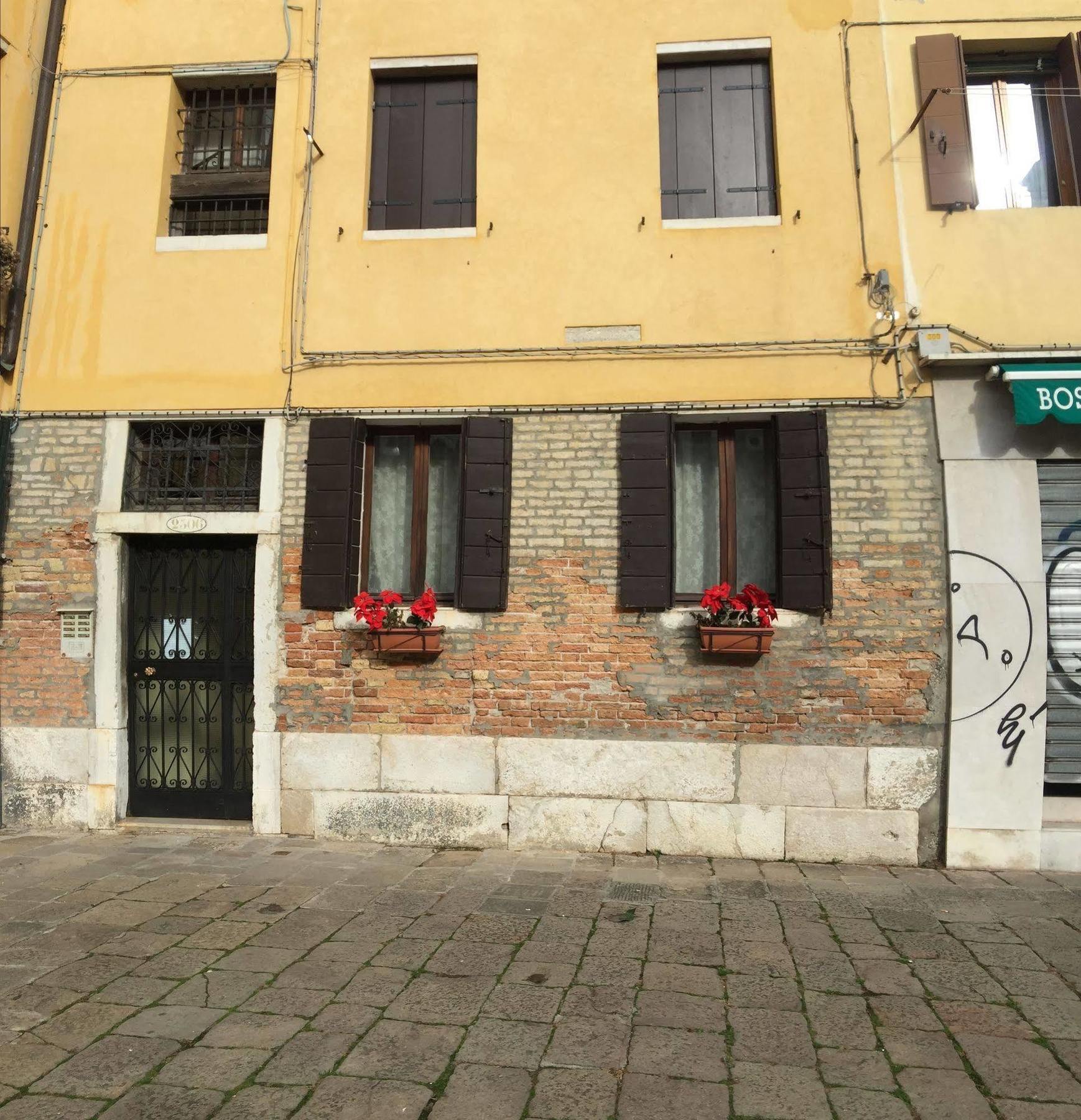 Home Lovers Apartment Венеция Екстериор снимка