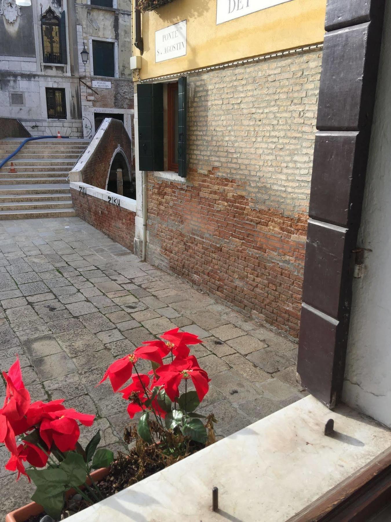 Home Lovers Apartment Венеция Екстериор снимка